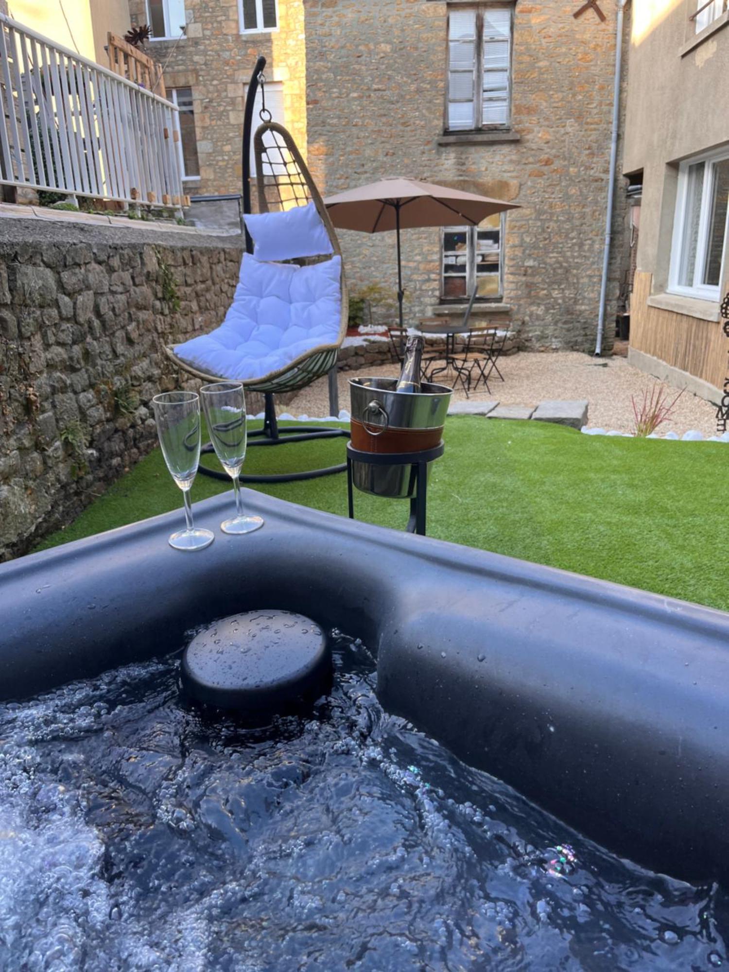 Beau Loft Room Proche Mont Saint Michel Jaccuzi Illimite En Plein Centre Avranches Esterno foto
